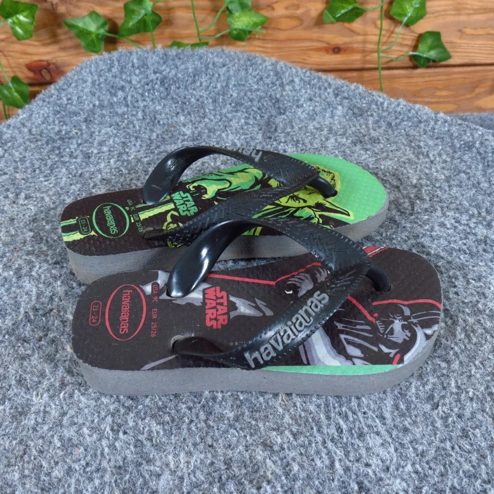 Havaianas Star Wars Toddler Boy Sandal Size 9C Casual Flip Flop Yoda Darth Vader